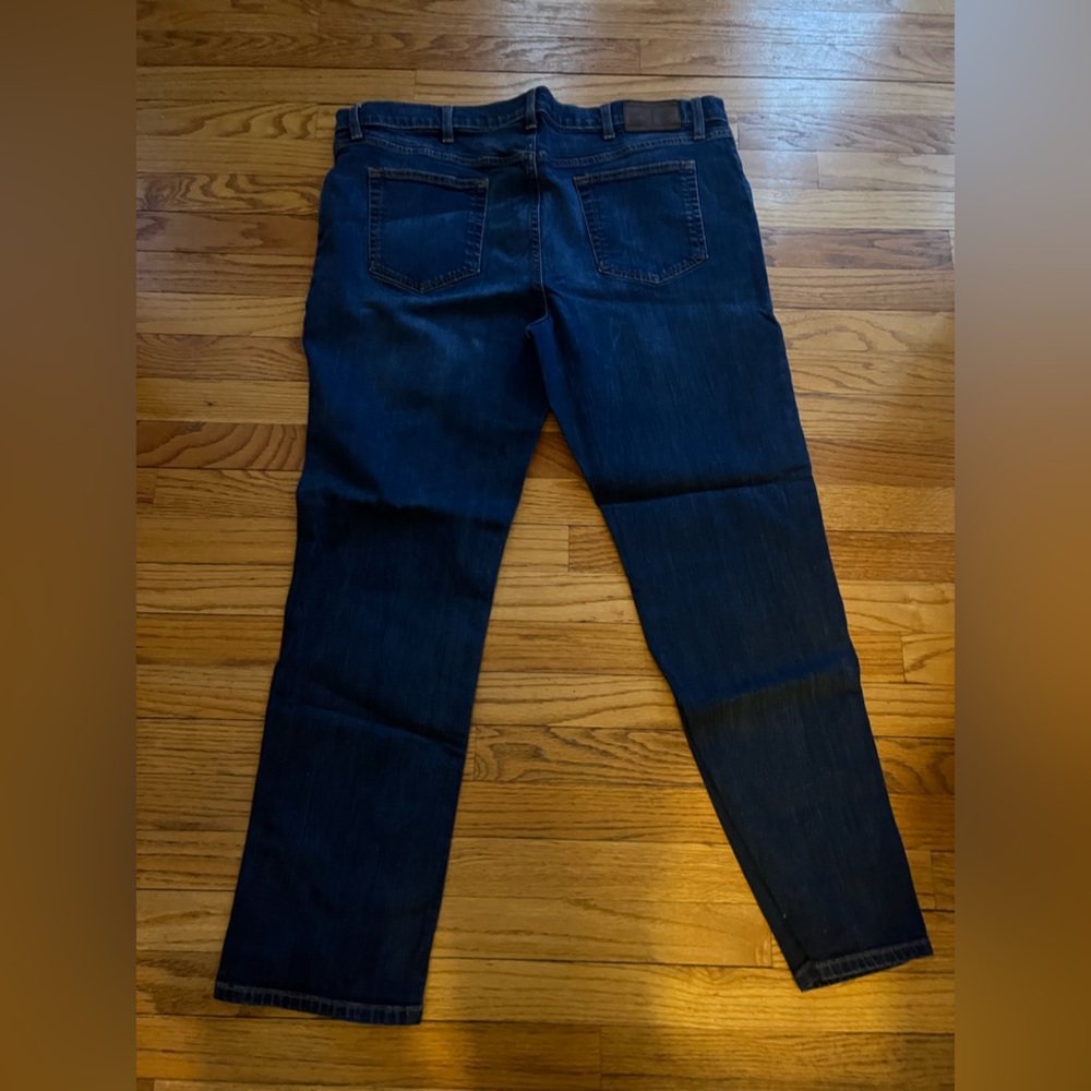 Tommy Hilfiger men’s jeans.  Size 40x32 great condition